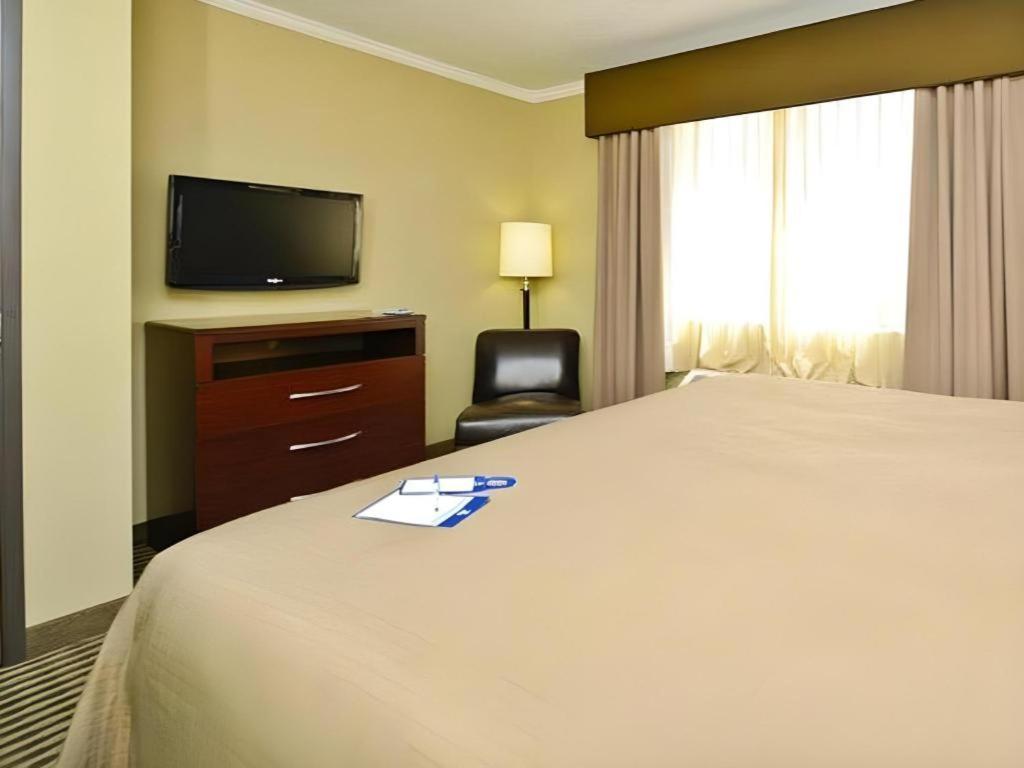 Best Western Plus Olathe Hotel Екстер'єр фото