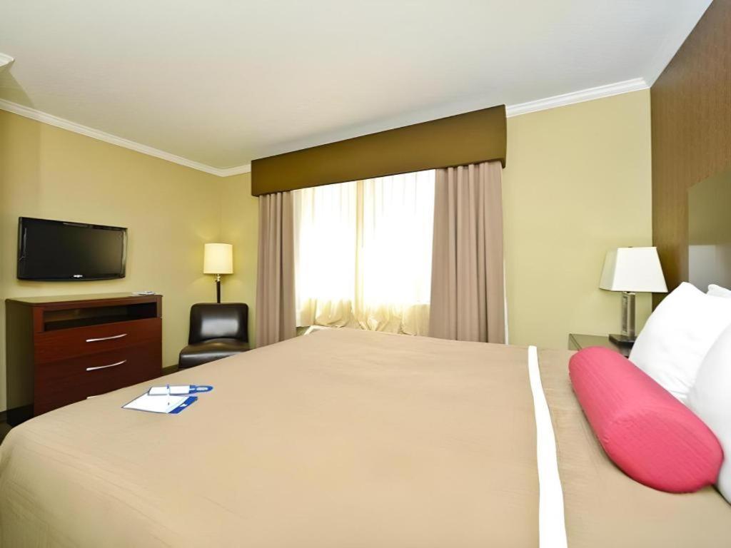 Best Western Plus Olathe Hotel Екстер'єр фото