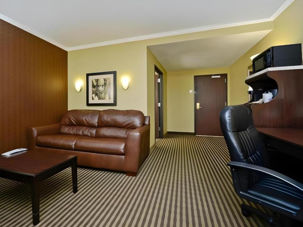 Best Western Plus Olathe Hotel Екстер'єр фото